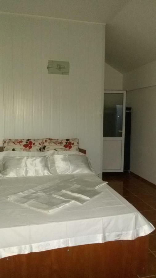 Apartmán Casa Flor Două Mai Exteriér fotografie